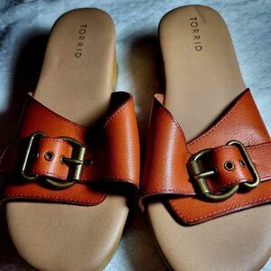 TORRID SANDAL new with tag tag size 9 Color brown leather upper